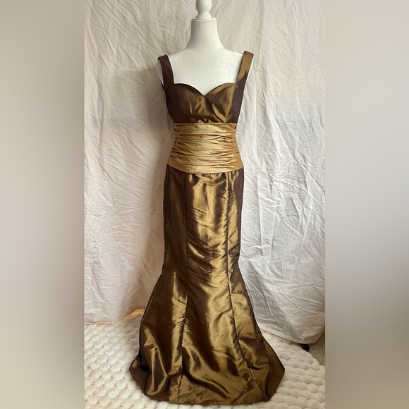 Dresses & Skirts - RARE Vintage (90s/00s) Formal Gown
